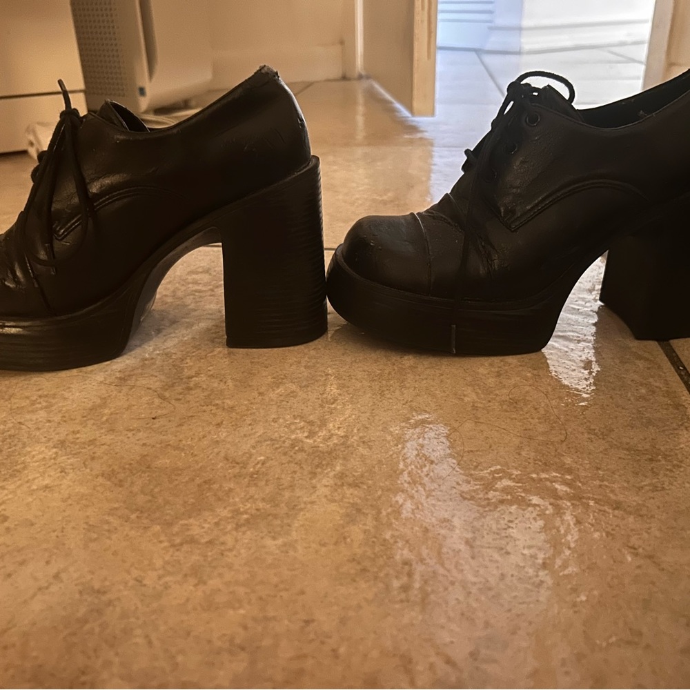 Similar to UNIF mary jane platforms